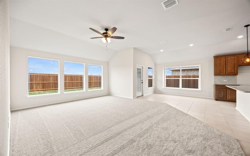 1153 Avery, Granbury, TX 76049, 3 Habitaciones Habitaciones , ,2 BañosBaños,Residential,En Venta,1153 Avery,20935295