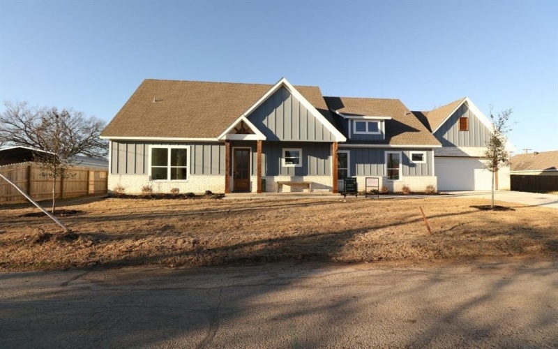 401 Peacock Street, Cleburne, TX 76031, 3 Bedrooms Bedrooms, ,2 BathroomsBathrooms,Residential Lease,For Rent,401 Peacock Street,20935354