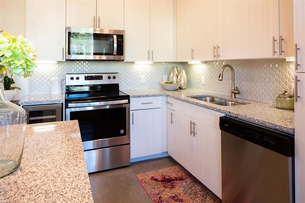 6000 Gaston Avenue #206, Dallas, TX 75214, 1 Dormitorio Habitaciones , ,1 BañoBaños,Residential Lease,En Alquiler,6000 Gaston Avenue,20935363