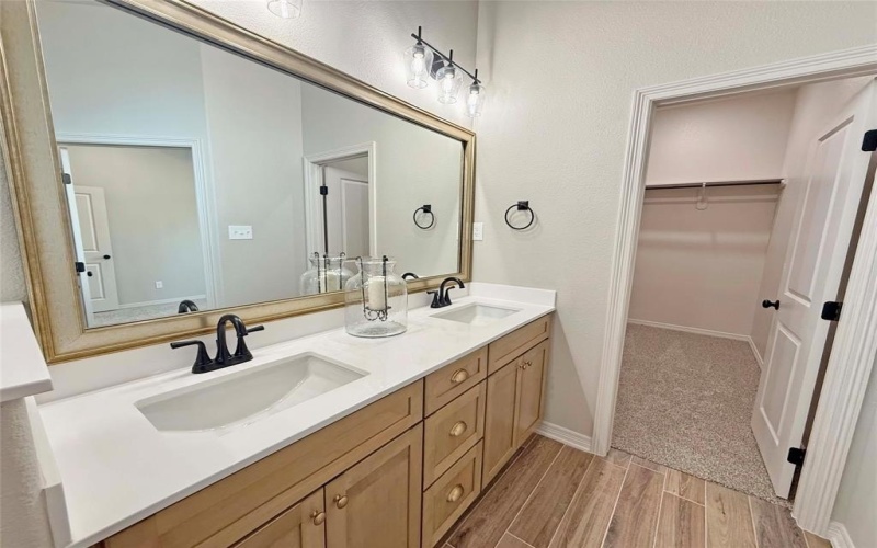 201 Lasso Loop, Lorena, TX 76655, 4 Habitaciones Habitaciones , ,3 BañosBaños,Residential,En Venta,201 Lasso Loop,226809