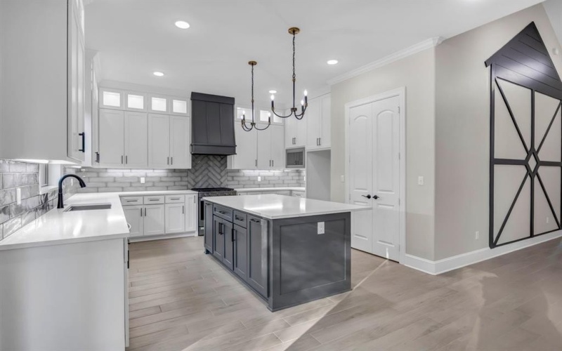 2014 Locklear Lane, Tyler, TX 75703, 4 Bedrooms Bedrooms, ,2 BathroomsBathrooms,Residential,For Sale,2014 Locklear Lane,20935445