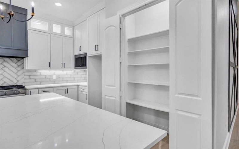 2014 Locklear Lane, Tyler, TX 75703, 4 Bedrooms Bedrooms, ,2 BathroomsBathrooms,Residential,For Sale,2014 Locklear Lane,20935445