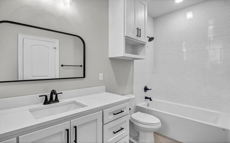 2014 Locklear Lane, Tyler, TX 75703, 4 Bedrooms Bedrooms, ,2 BathroomsBathrooms,Residential,For Sale,2014 Locklear Lane,20935445