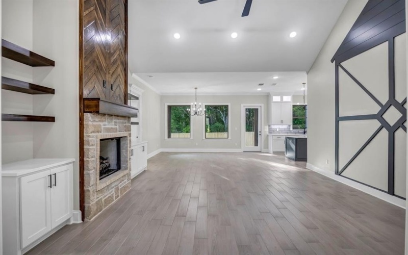 2014 Locklear Lane, Tyler, TX 75703, 4 Bedrooms Bedrooms, ,2 BathroomsBathrooms,Residential,For Sale,2014 Locklear Lane,20935445