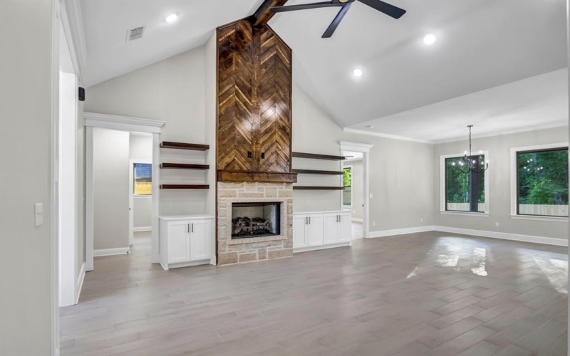 2014 Locklear Lane, Tyler, TX 75703, 4 Bedrooms Bedrooms, ,2 BathroomsBathrooms,Residential,For Sale,2014 Locklear Lane,20935445
