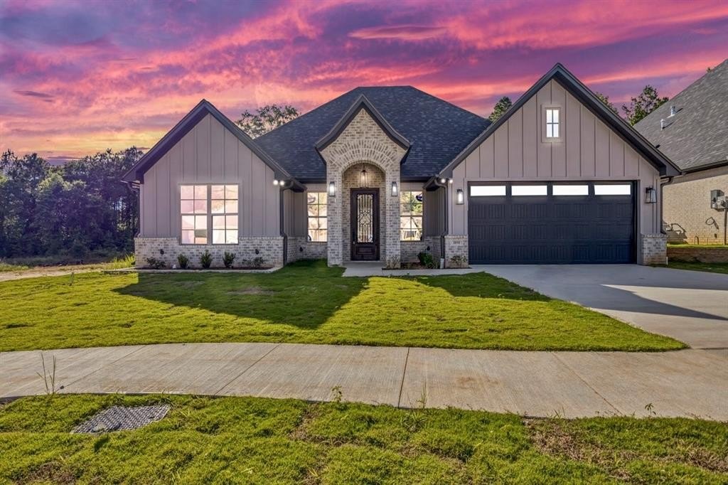 2010 Locklear Lane, Tyler, TX 75703, 4 Bedrooms Bedrooms, ,2 BathroomsBathrooms,Residential,For Sale,2010 Locklear Lane,20935492