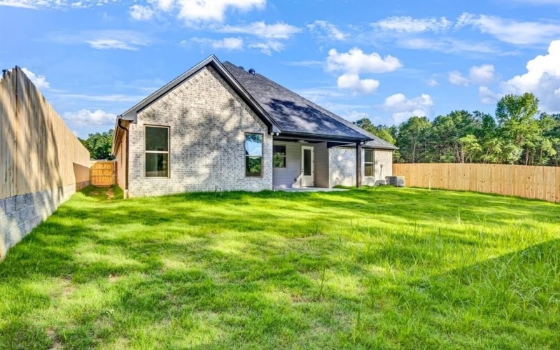 2010 Locklear Lane, Tyler, TX 75703, 4 Bedrooms Bedrooms, ,2 BathroomsBathrooms,Residential,For Sale,2010 Locklear Lane,20935492
