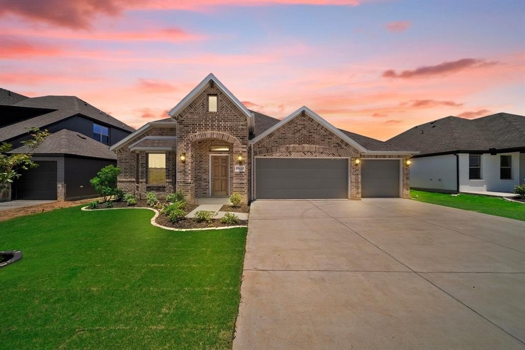 1948 Nightfall Drive, Venus, TX 76084, 4 Habitaciones Habitaciones , ,2 BañosBaños,Residential,En Venta,1948 Nightfall Drive,20935991