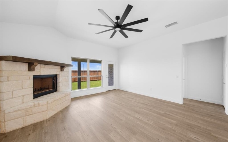 1948 Nightfall Drive, Venus, TX 76084, 4 Habitaciones Habitaciones , ,2 BañosBaños,Residential,En Venta,1948 Nightfall Drive,20935991
