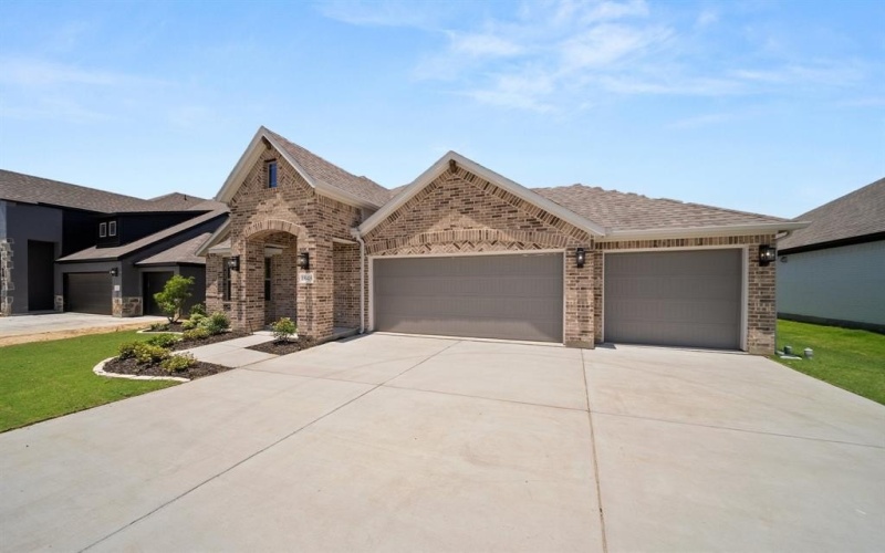 1948 Nightfall Drive, Venus, TX 76084, 4 Habitaciones Habitaciones , ,2 BañosBaños,Residential,En Venta,1948 Nightfall Drive,20935991