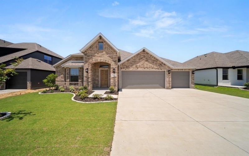 1948 Nightfall Drive, Venus, TX 76084, 4 Habitaciones Habitaciones , ,2 BañosBaños,Residential,En Venta,1948 Nightfall Drive,20935991
