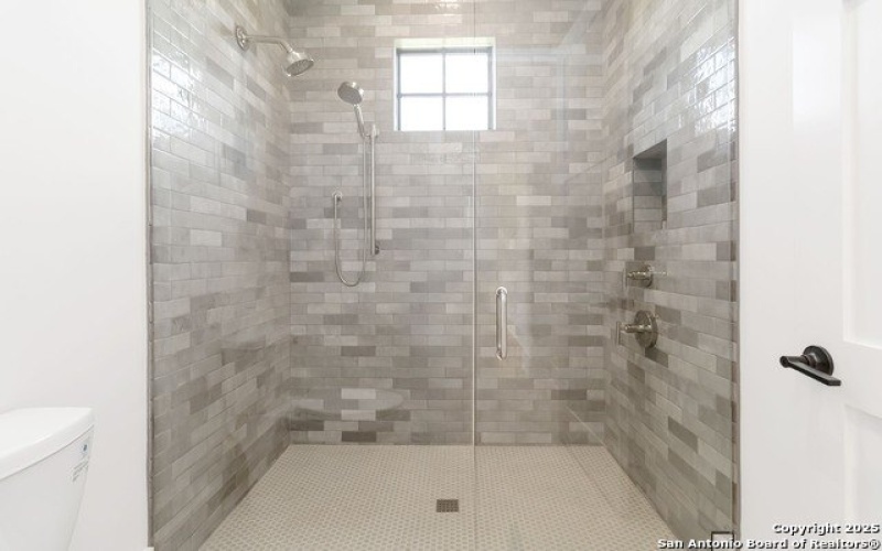 11310 Montell Point, Boerne, TX 78006, 5 Bedrooms Bedrooms, ,6 BathroomsBathrooms,Residential,For Sale,11310 Montell Point,1859107