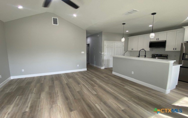 608 N Cedar Avenue, Luling, TX 78648, 3 Bedrooms Bedrooms, ,2 BathroomsBathrooms,Residential,For Sale,608 N Cedar Avenue,573815