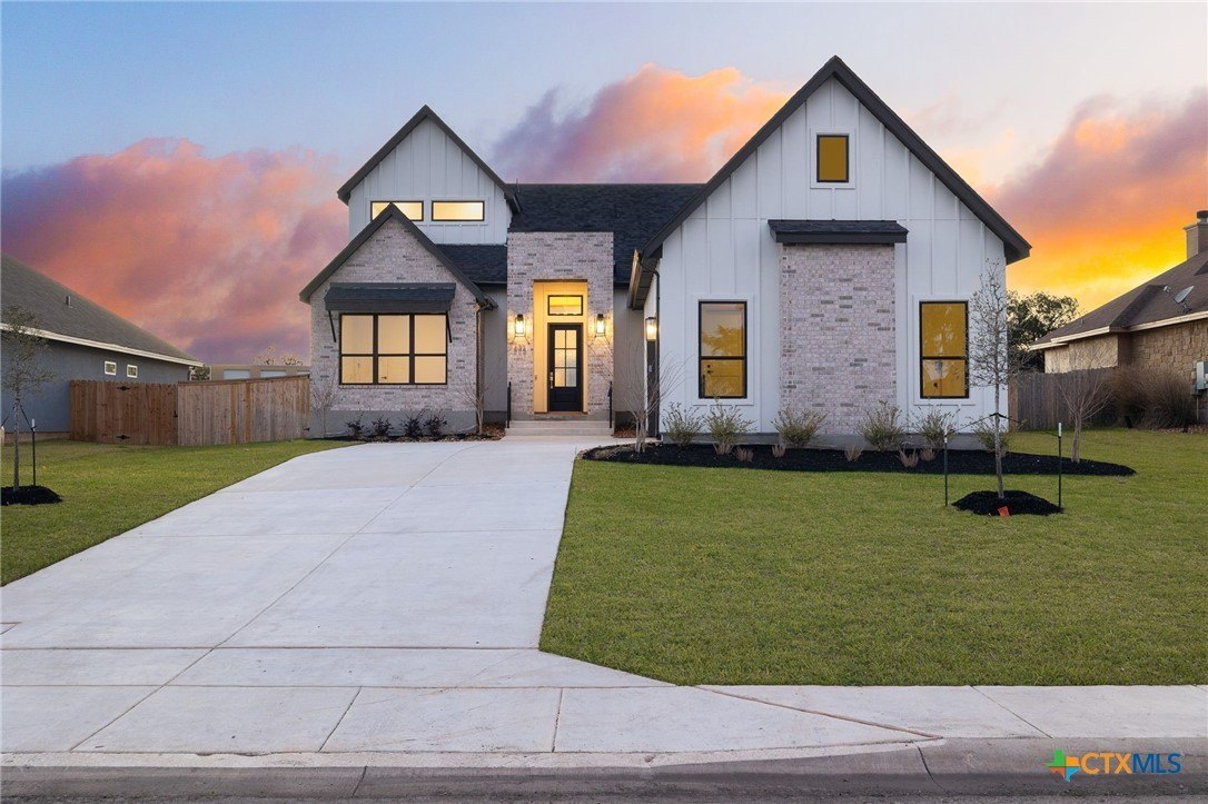 632 Oak Creek Parkway, Seguin, TX 78155, 3 Bedrooms Bedrooms, ,5 BathroomsBathrooms,Residential,For Sale,632 Oak Creek Parkway,573955