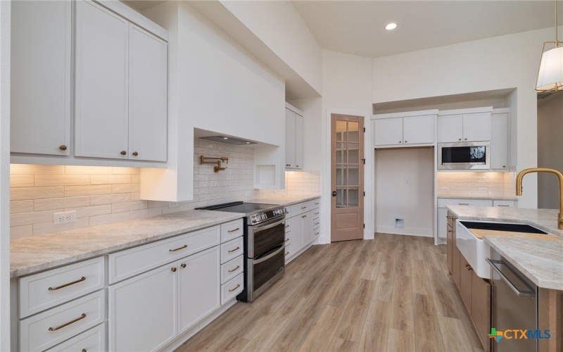 632 Oak Creek Parkway, Seguin, TX 78155, 3 Bedrooms Bedrooms, ,5 BathroomsBathrooms,Residential,For Sale,632 Oak Creek Parkway,573955