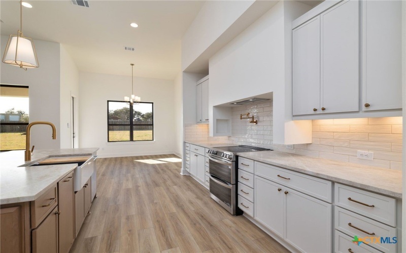 632 Oak Creek Parkway, Seguin, TX 78155, 3 Bedrooms Bedrooms, ,5 BathroomsBathrooms,Residential,For Sale,632 Oak Creek Parkway,573955