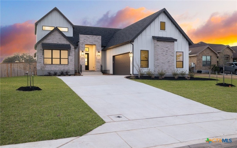 632 Oak Creek Parkway, Seguin, TX 78155, 3 Bedrooms Bedrooms, ,5 BathroomsBathrooms,Residential,For Sale,632 Oak Creek Parkway,573955