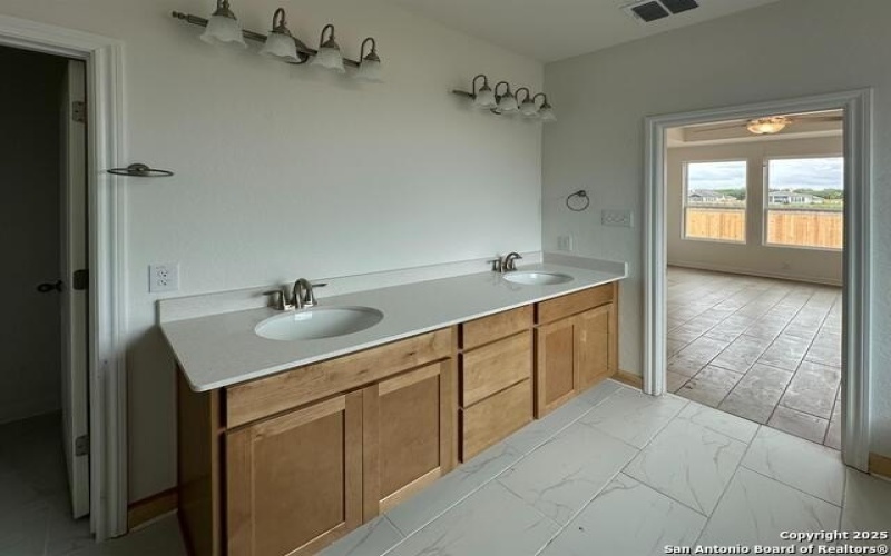 148 Mallorys Way, Castroville, TX 78253, 4 Habitaciones Habitaciones , ,3 BañosBaños,Residential,En Venta,148 Mallorys Way,1865255