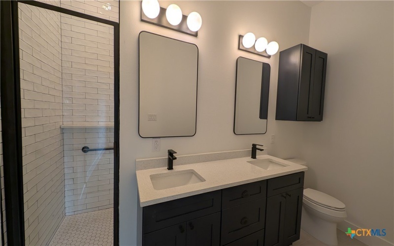 1108 Chestnut Street #B, San Marcos, TX 78666, 3 Habitaciones Habitaciones , ,2 BañosBaños,Residential Lease,En Alquiler,1108 Chestnut Street,580023