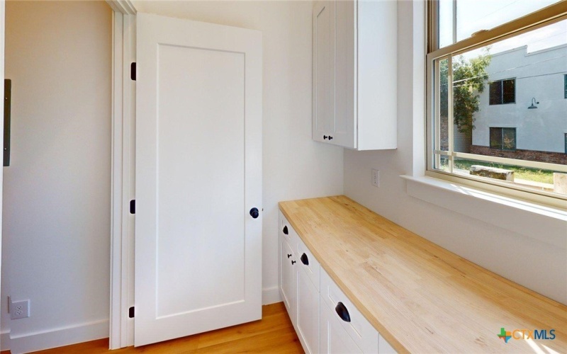 1108 Chestnut Street #B, San Marcos, TX 78666, 3 Habitaciones Habitaciones , ,2 BañosBaños,Residential Lease,En Alquiler,1108 Chestnut Street,580023