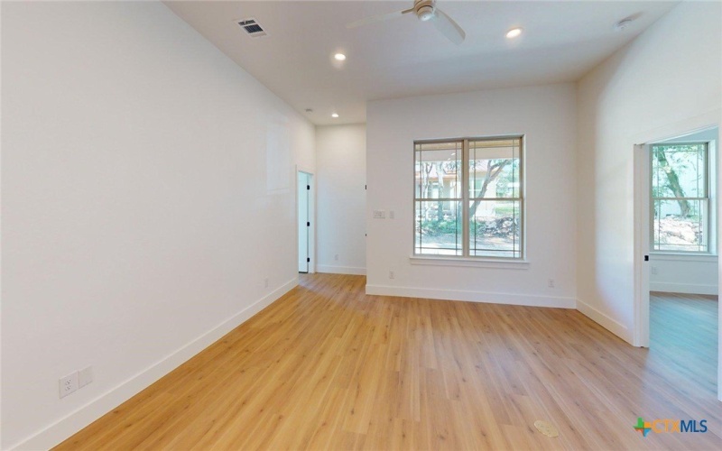 1108 Chestnut Street #B, San Marcos, TX 78666, 3 Habitaciones Habitaciones , ,2 BañosBaños,Residential Lease,En Alquiler,1108 Chestnut Street,580023
