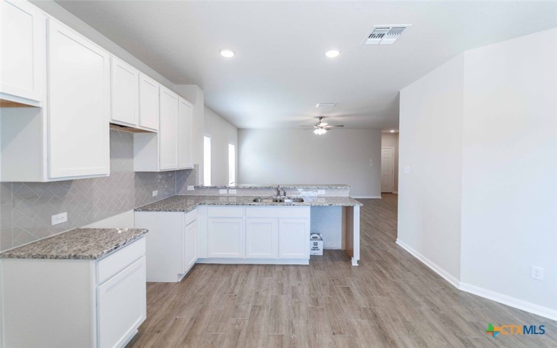 413 Lina Way, Seguin, TX 78155, 3 Habitaciones Habitaciones , ,2 BañosBaños,Residential,En Venta,413 Lina Way,556184