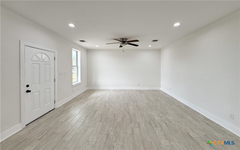 1637 Bob White Drive, Spring Branch, TX 78070, 3 Bedrooms Bedrooms, ,2 BathroomsBathrooms,Residential,For Sale,1637 Bob White Drive,580161