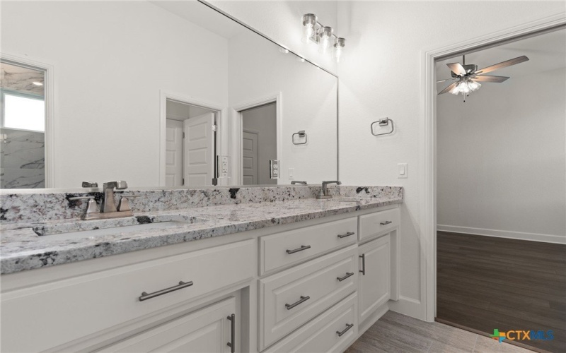 112 Vista De Luna Lane, Belton, TX 76513, 4 Bedrooms Bedrooms, ,3 BathroomsBathrooms,Residential,For Sale,112 Vista De Luna Lane,576154