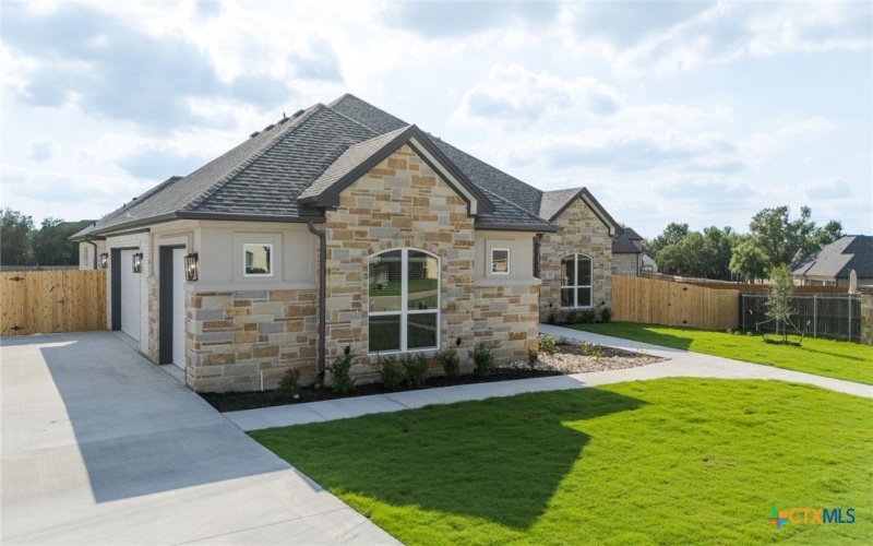 112 Vista De Luna Lane, Belton, TX 76513, 4 Bedrooms Bedrooms, ,3 BathroomsBathrooms,Residential,For Sale,112 Vista De Luna Lane,576154