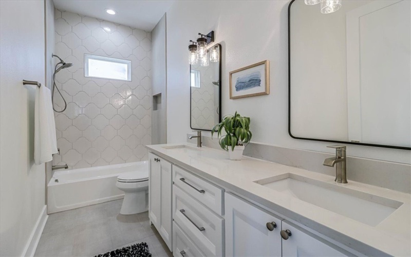121 Frontside Drive, Corpus Christi, TX 78373, 5 Bedrooms Bedrooms, ,3 BathroomsBathrooms,Residential,For Sale,121 Frontside Drive,458762