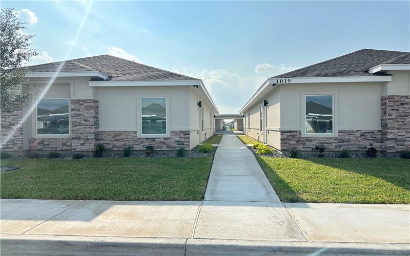 1019 N Clarence Avenue #2, Edinburg, TX 78539, 3 Habitaciones Habitaciones , ,2 BañosBaños,Residential Lease,En Alquiler,1019 N Clarence Avenue,471353