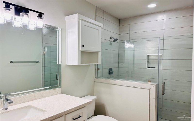 1019 N Clarence Avenue #2, Edinburg, TX 78539, 3 Habitaciones Habitaciones , ,2 BañosBaños,Residential Lease,En Alquiler,1019 N Clarence Avenue,471353