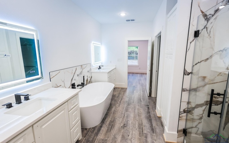 147 HILLCREST DR, Gladewater, TX 75647, 3 Bedrooms Bedrooms, ,2 BathroomsBathrooms,Residential,For Sale,147 HILLCREST DR,20253343
