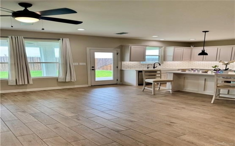14300 Chalk Ridge Drive, McAllen, TX 78504, 5 Habitaciones Habitaciones , ,3 BañosBaños,Residential,En Venta,14300 Chalk Ridge Drive,464378