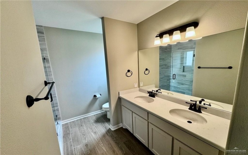 14300 Chalk Ridge Drive, McAllen, TX 78504, 5 Habitaciones Habitaciones , ,3 BañosBaños,Residential,En Venta,14300 Chalk Ridge Drive,464378
