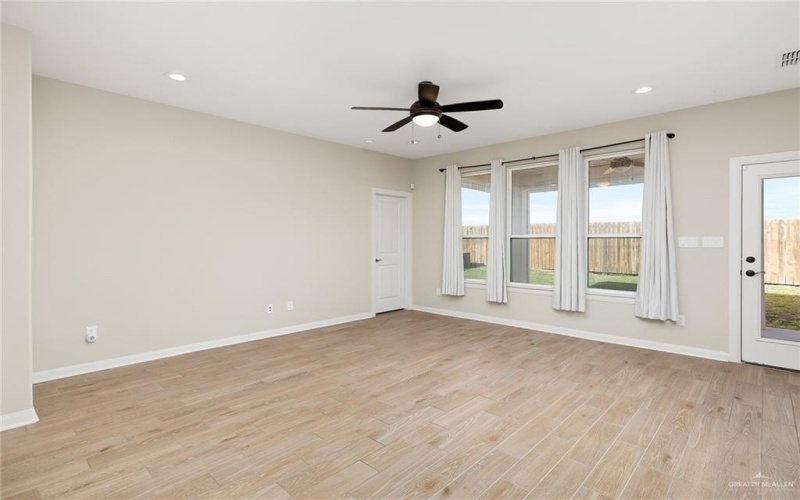 14300 Chalk Ridge Drive, McAllen, TX 78504, 5 Habitaciones Habitaciones , ,3 BañosBaños,Residential,En Venta,14300 Chalk Ridge Drive,464378