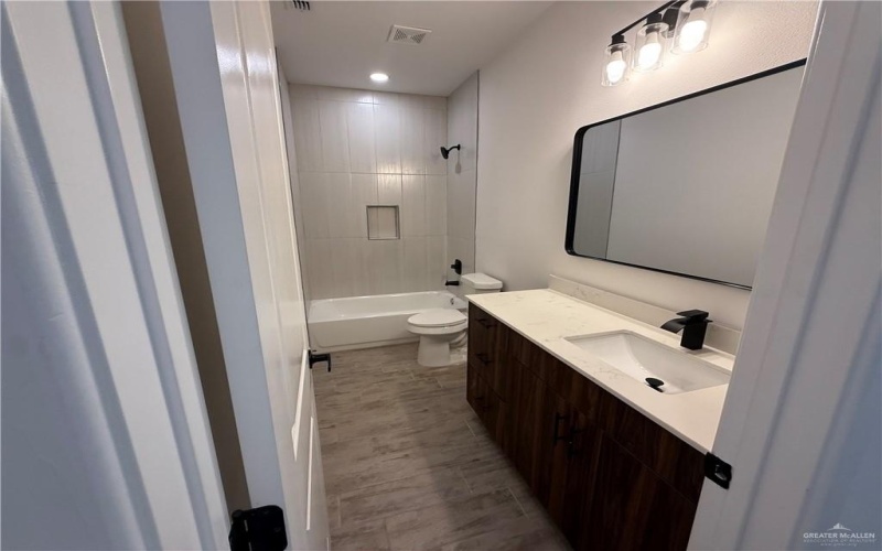 2701 Brownjay Road #4, Weslaco, TX 78596, 3 Habitaciones Habitaciones , ,2 BañosBaños,Residential Lease,En Alquiler,2701 Brownjay Road,466957