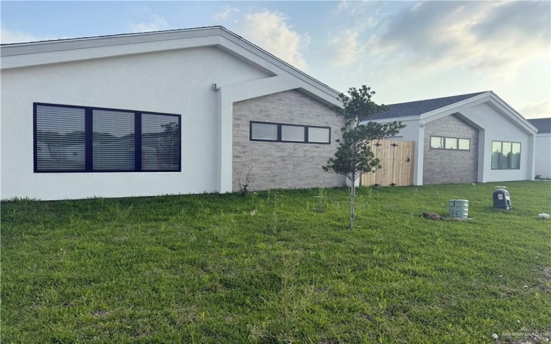 2701 Brownjay Road #4, Weslaco, TX 78596, 3 Habitaciones Habitaciones , ,2 BañosBaños,Residential Lease,En Alquiler,2701 Brownjay Road,466957