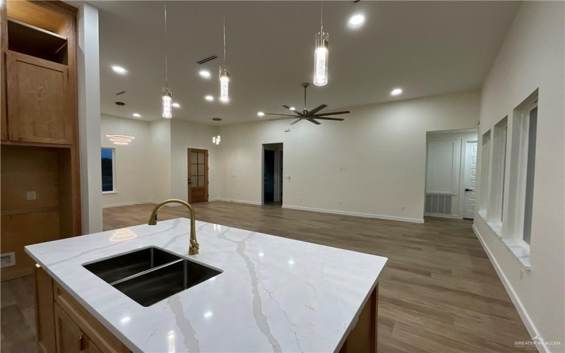 1513 Helen Drive, Weslaco, TX 78596, 4 Bedrooms Bedrooms, ,3 BathroomsBathrooms,Residential,For Sale,1513 Helen Drive,471456