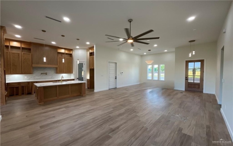 1513 Helen Drive, Weslaco, TX 78596, 4 Bedrooms Bedrooms, ,3 BathroomsBathrooms,Residential,For Sale,1513 Helen Drive,471456