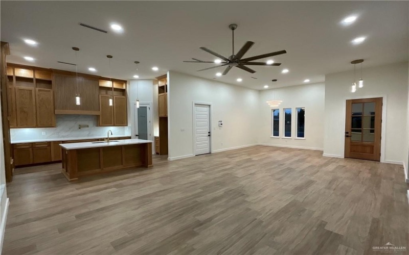 1513 Helen Drive, Weslaco, TX 78596, 4 Bedrooms Bedrooms, ,3 BathroomsBathrooms,Residential,For Sale,1513 Helen Drive,471456
