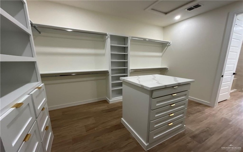 1513 Helen Drive, Weslaco, TX 78596, 4 Bedrooms Bedrooms, ,3 BathroomsBathrooms,Residential,For Sale,1513 Helen Drive,471456