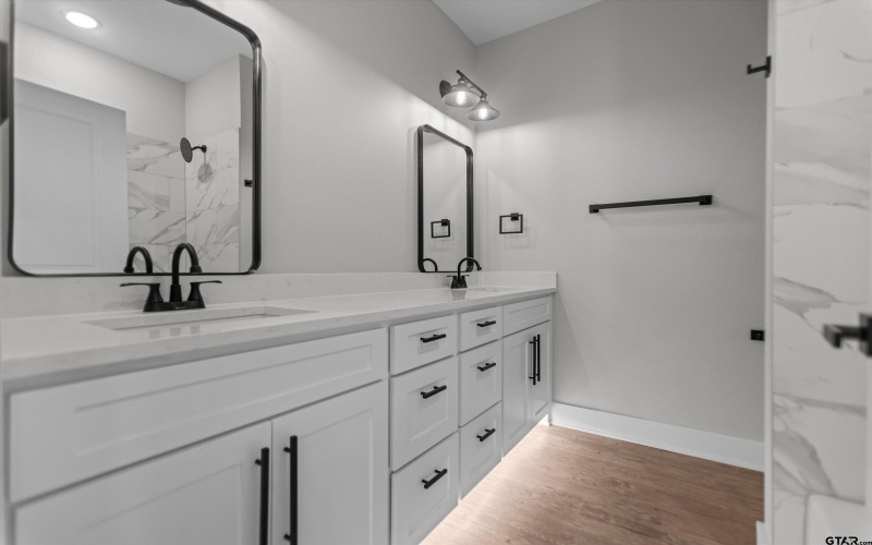 12464 Maplewood Drive, Lindale, TX 75771, 5 Bedrooms Bedrooms, ,3 BathroomsBathrooms,Residential,For Sale,12464 Maplewood Drive,25007431