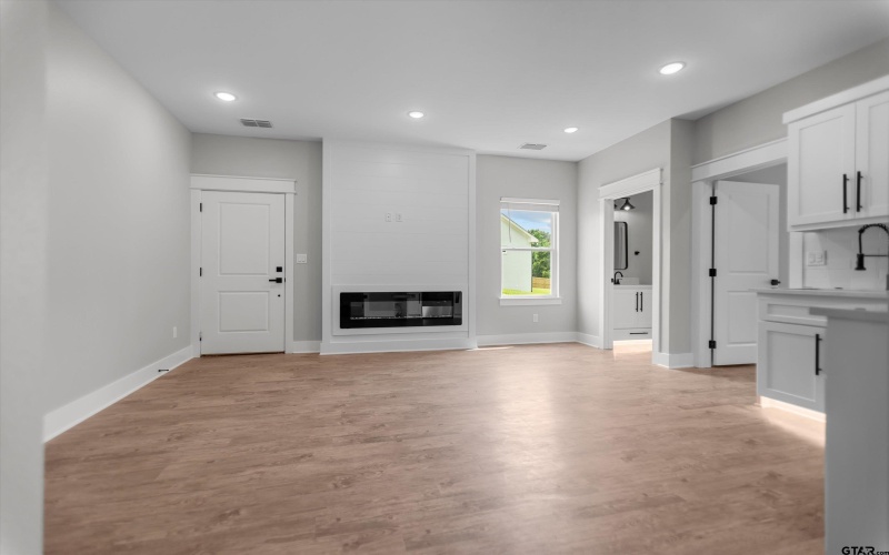 12464 Maplewood Drive, Lindale, TX 75771, 5 Bedrooms Bedrooms, ,3 BathroomsBathrooms,Residential,For Sale,12464 Maplewood Drive,25007431