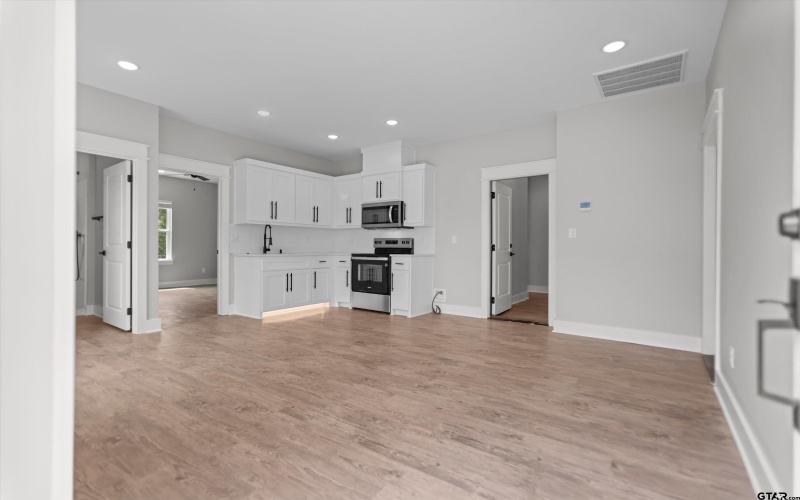 12464 Maplewood Drive, Lindale, TX 75771, 5 Bedrooms Bedrooms, ,3 BathroomsBathrooms,Residential,For Sale,12464 Maplewood Drive,25007431