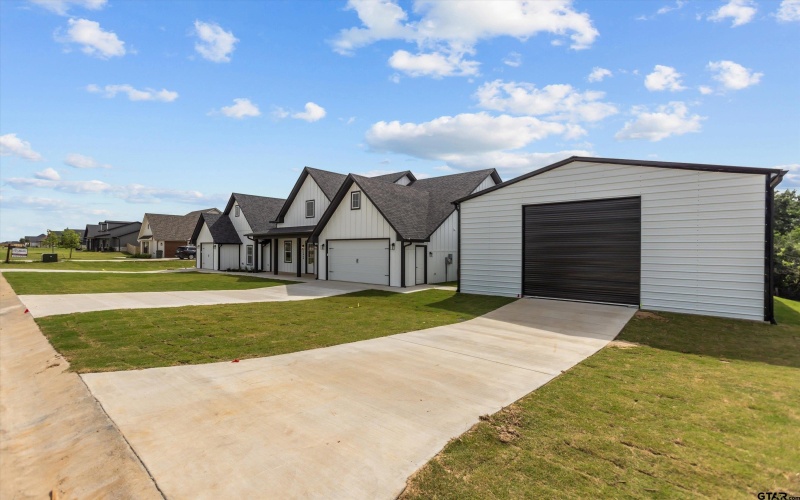 12464 Maplewood Drive, Lindale, TX 75771, 5 Bedrooms Bedrooms, ,3 BathroomsBathrooms,Residential,For Sale,12464 Maplewood Drive,25007431