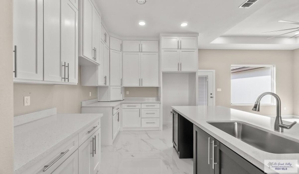 37758 VINEYARD DR., BROWNSVILLE, TX 78521, 3 Habitaciones Habitaciones , ,2 BañosBaños,Residential,En Venta,37758 VINEYARD DR.,29764183