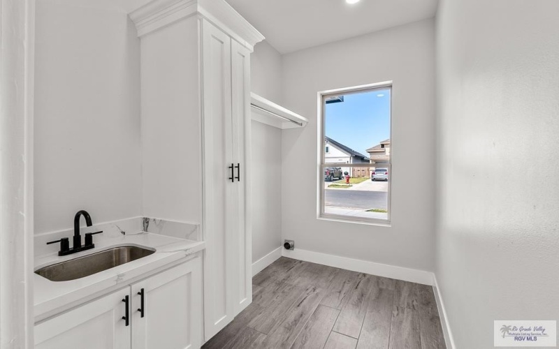 5100 RED RIVER CIR, BROWNSVILLE, TX 78520, 3 Habitaciones Habitaciones , ,2 BañosBaños,Residential,En Venta,5100 RED RIVER CIR,29764534