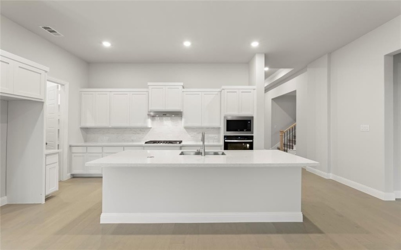 1004 Roys, Rockwall, TX 75087, 4 Bedrooms Bedrooms, ,5 BathroomsBathrooms,Residential,For Sale,1004 Roys,20742293
