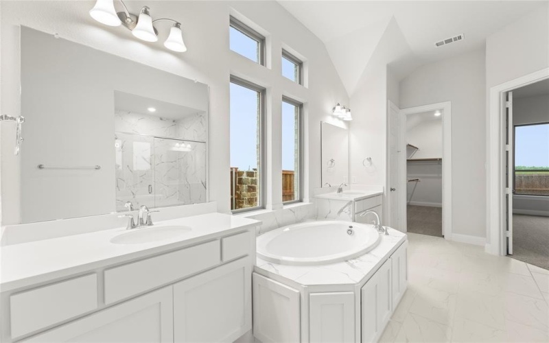 1004 Roys, Rockwall, TX 75087, 4 Bedrooms Bedrooms, ,5 BathroomsBathrooms,Residential,For Sale,1004 Roys,20742293